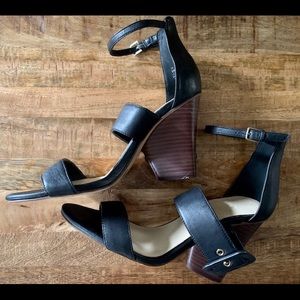 Vince Camuto Black Sandal Annzley Size 8